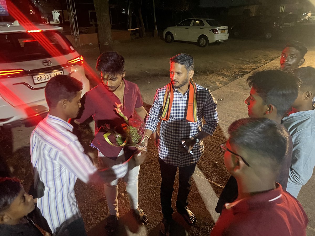 dbehera_bjp's tweet photo. ଭୁବନେଶ୍ୱର ଉତ୍ତର ନିର୍ବାଚନ ମଣ୍ଡଳୀ ସ୍ତିତ ଡମଣା ଗ୍ରାମର ମହାଦେବ କ୍ଲବ ଆସୋସିଏସନ ତରଫରୁ ଆୟୋଜିତ ବାକଦେବୀ ମା ସରସ୍ବତୀଙ୍କ ପୂଜାରେ ଯୋଗଦାନ କରିବା ଅବସରରେ | https://t.co/XSU3zRlVsA