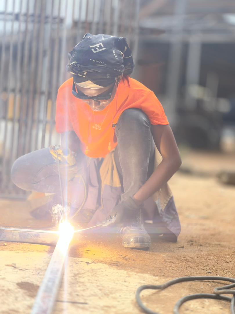 ann_dewelder🇬🇭 tweet media