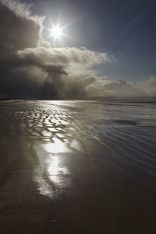 A late GM to everyone. Stormy winter's day on the Somerset coast. I hope you all have a great weekend.