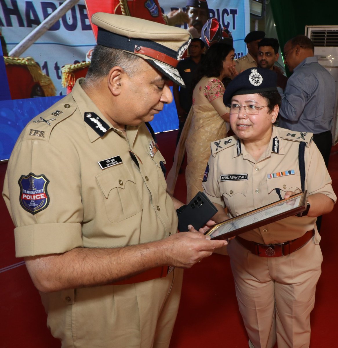 🎉 Excited to welcome our newly recruited police constables to the force! 🚔we're confident you'll receive top-notch training to excel in your roles and uphold the values of integrity and service. Welcome aboard! #PoliceFamily #ServiceWithIntegrity 🌟👮‍♂️👮‍♀️👏 @TelanganaDGP