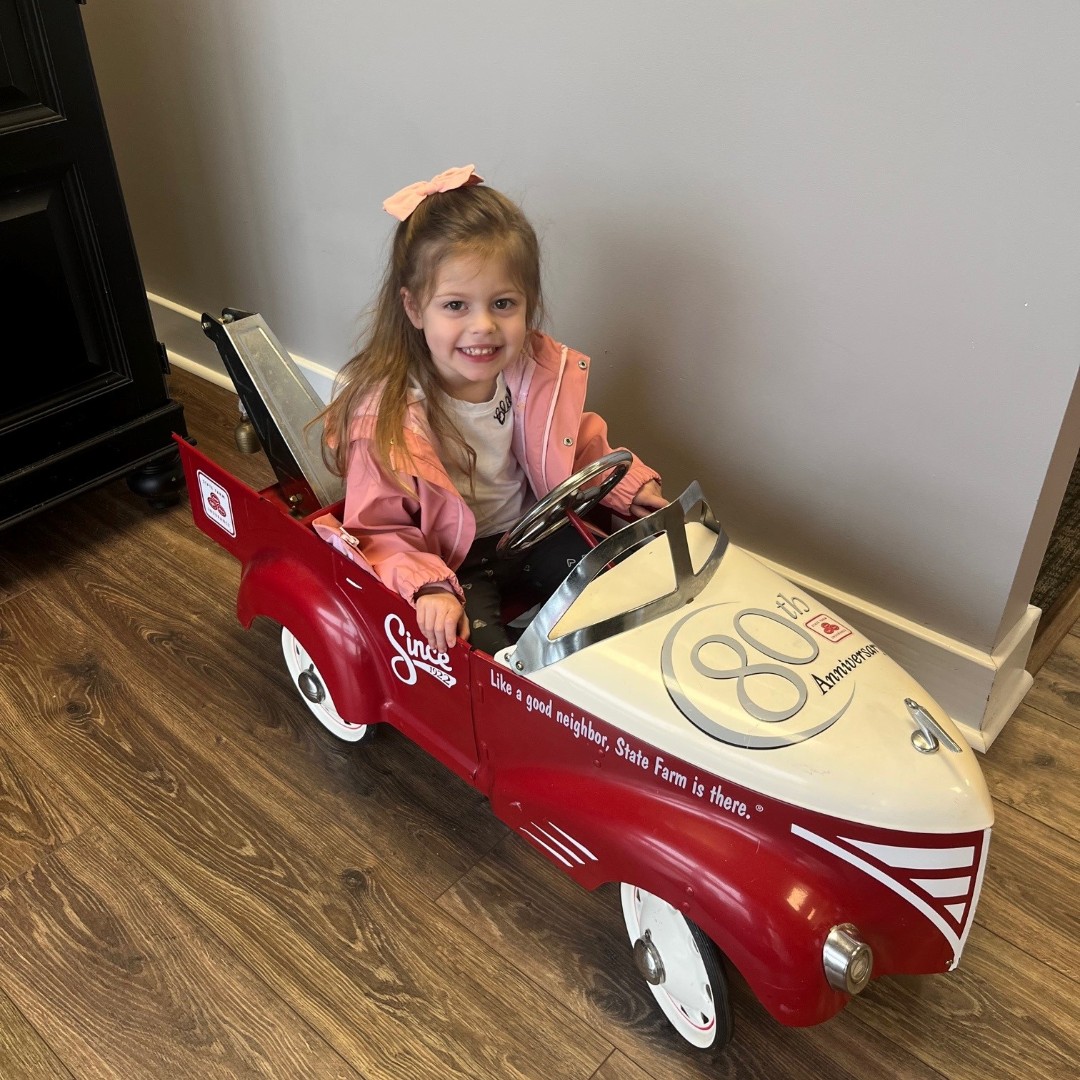 SFAgentTim's tweet photo. We love when visitors stop to say hi! This week we saw Evelyn and Bethany's kids! #TalktoTim #StateFarm #Workfamilyisfamily https://t.co/pJcKgf7E74