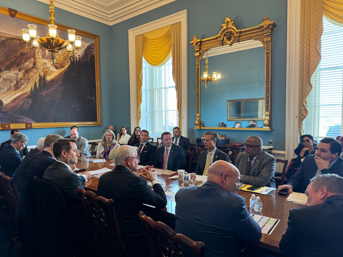 Thank you to the participants, attendees, Members of Congress, and industry partners who attended yesterday’s series of Congressional Cigar Caucus events, especially @drewestatecigar, @CoronaCigarCo and The Tobacco Company #premiumcigars #cigars #cigaraction #cigarcaucus