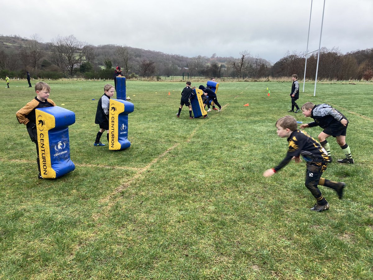 Urdd Eryri (@urdderyri) on Twitter photo Bora llawn hwyl yn y glaw yn <a href="/CRBethesda/">Clwb Rygbi Bethesda</a>🏉🏉
Er y tywydd pawb wedi cymryd rhan yn wych gyda ambell un yn fwdlyd🤦♂️🤣
Diolch i <a href="/SwyddogHwbPesda/">Swyddog Hwb Rygbi Ysgol Dyffryn Ogwen/Bethesda</a> am helpu 👏 Bora llawn hwyl yn y glaw yn <a href="/CRBethesda/">Clwb Rygbi Bethesda</a>🏉🏉
Er y tywydd pawb wedi cymryd rhan yn wych gyda ambell un yn fwdlyd🤦♂️🤣
Diolch i <a href="/SwyddogHwbPesda/">Swyddog Hwb Rygbi Ysgol Dyffryn Ogwen/Bethesda</a> am helpu 👏