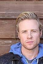 merlinpapin3's tweet photo. .@FredOL69007 On souhaite un Bon anniversaire à #AshtonHolmes qui a 46 ans on peut le voir dans
Acts of violence
Bosch
Criminal Minds
Motive
Supernatural
Wind Chill
A History of Violence
The Divide https://t.co/jRGxmVMwOF