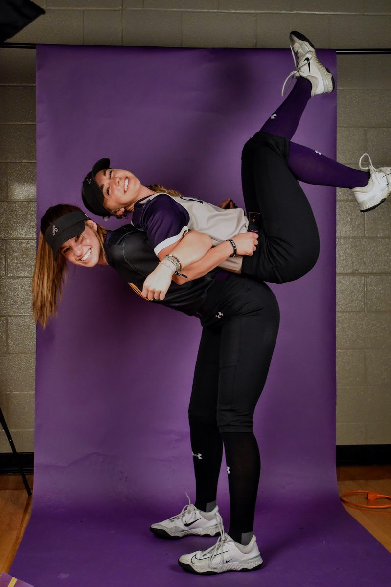 Ashley Veldheer tweet media