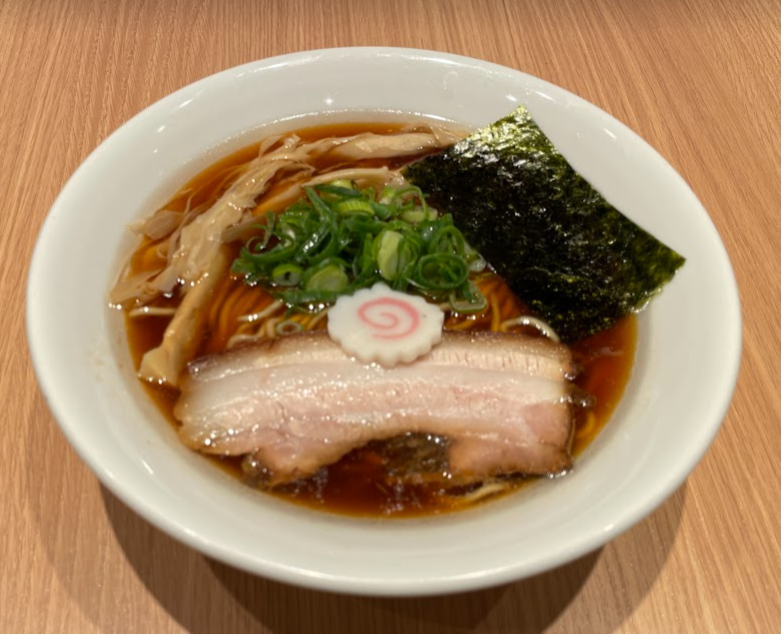 This Chuka Soba uses similar ingredients for its toppings and noodles as the Tonkotsu Gyo-kai Ramen but comes with a soy sauce twist!😋🍜🥢
#ramen #ramennoodles #ramenlovers #ramenlife #ramenotaku #ramentime #ramenaddict #BowlOfHappiness #RamenAdventures #foodie #delish #eeeeeats