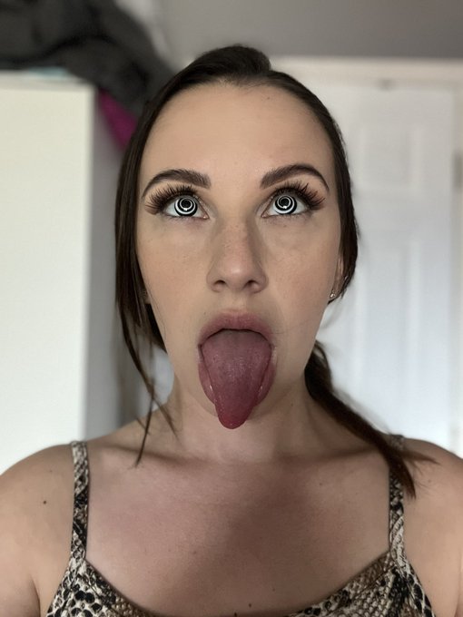 What&rsquo;s next? https://t.co/r25hj58SFW<a href="/tag/footjob"class="tags"><span>#footjob</span></a>