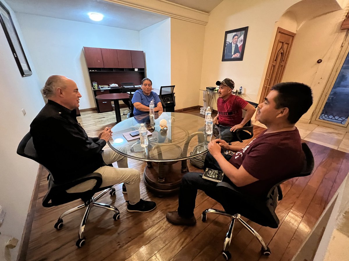 SecTurismoSLP's tweet photo. Ciudad Valles | El Secretario de Turismo @jcmachinena se reunió con operadores y administradores del impresionante paraje de las Cascadas Minas Viejas de El Naranjo con miras a la Semana Santa @RGC_Mx @jgpetorresmx @stgslp #PotosiParaLasYLosPotosinos #HuastecaPotosina #SíHayApoyo https://t.co/htBT2A99wh