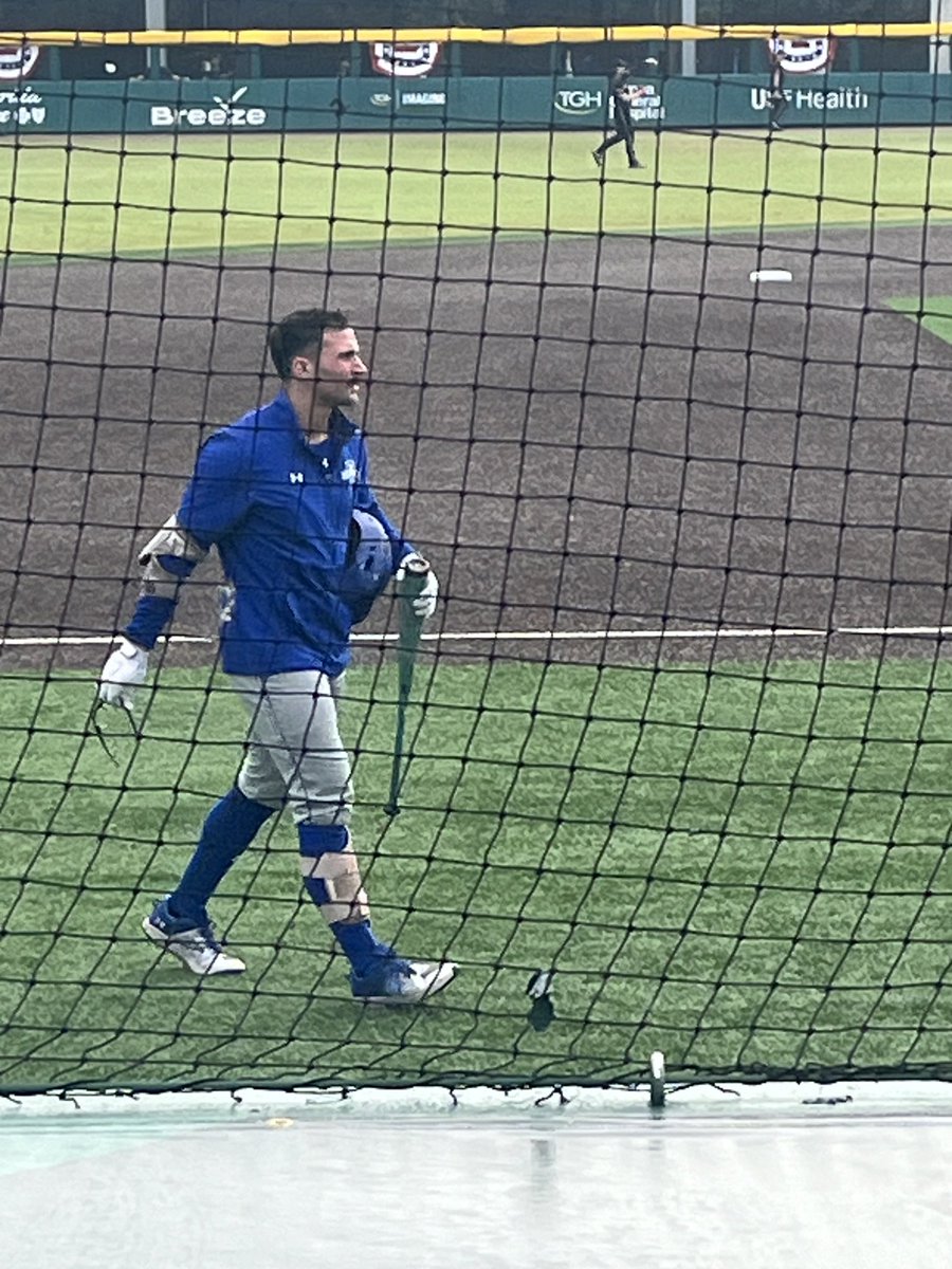 ridge_baseball's tweet image. ⁦@keegan_garis⁩ &amp;amp; ⁦@dominiclisti⁩ getting ready for Louisville!!!  #timetocompete