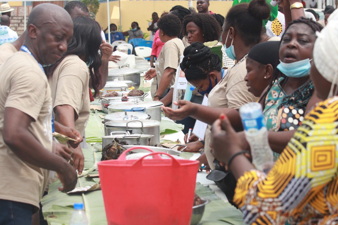 Flash back - ëvóvë/ëbóbë Batoikopo 2022
Bilobo😊☺️

#EvBe #LenguaMaterna #Bubi #DiaInternacional #Bilobo #ExposicionObjetos #Charlas #Batoikopo #Veladas #LenguaBubi #ConcursoInfantil #DanzaTípica #Homenaje #ComservacionLengua #ëvbë2022 #Baoikopo2022