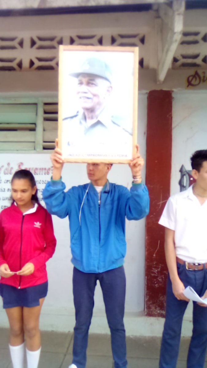 EsbuCorria's tweet photo. Se realiza  matutino especial en homenaje al 97 aniversario del natalicio del comandante Juan Almeida Bosque.
@DiazCanelB @hechavarr4 @niurdisreyes @dpestgo
@FrenteDme @MurciaRelvis #CubaMined #CubaEduca #SomosContinuidad. https://t.co/IT7mdQrPwI