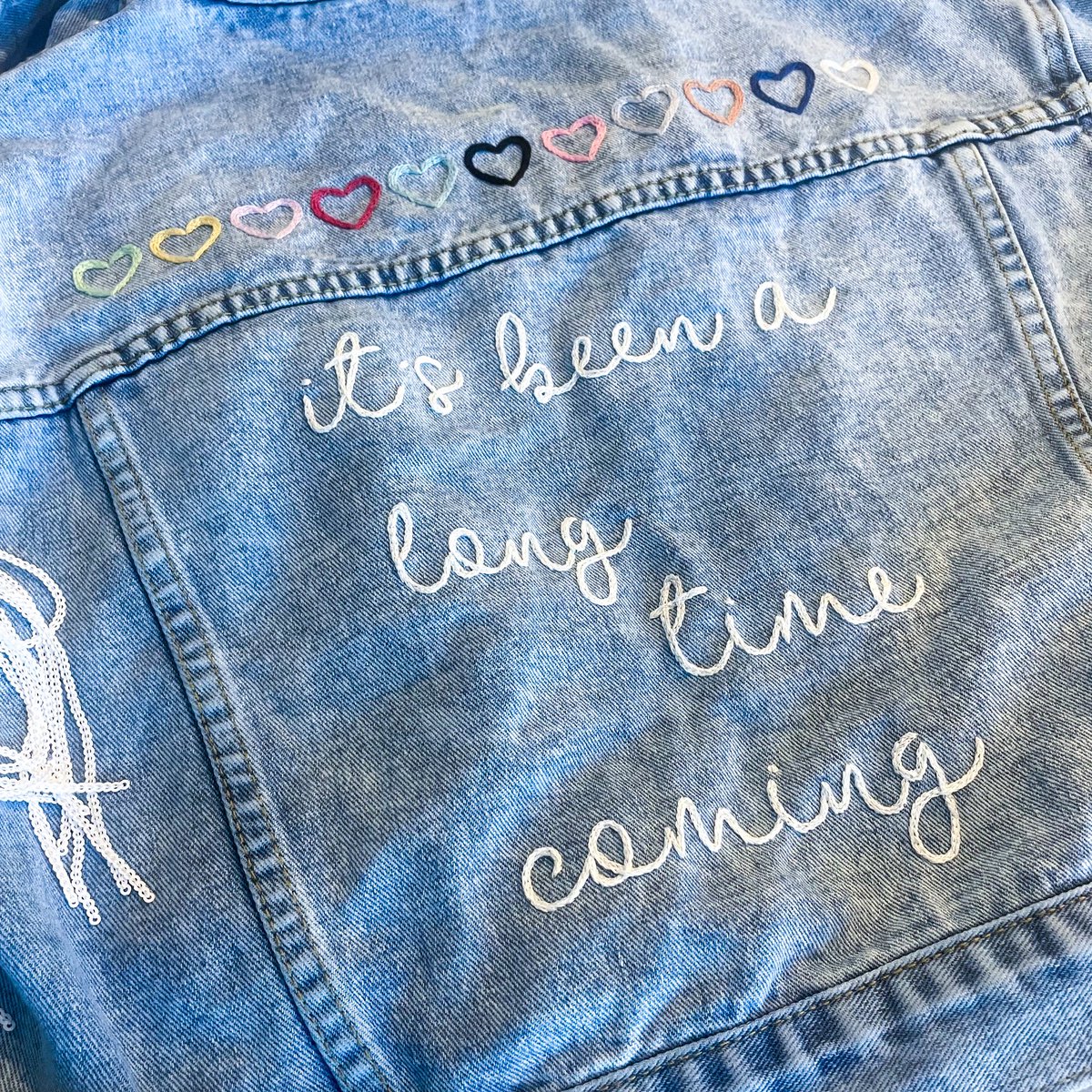I counted days, I counted miles… I also counted 20 hours of hand embroidering my jacket 🙊🪡 @taylorswift13 @taylornation13 #TheErasTourMelbourne #TheErasTour