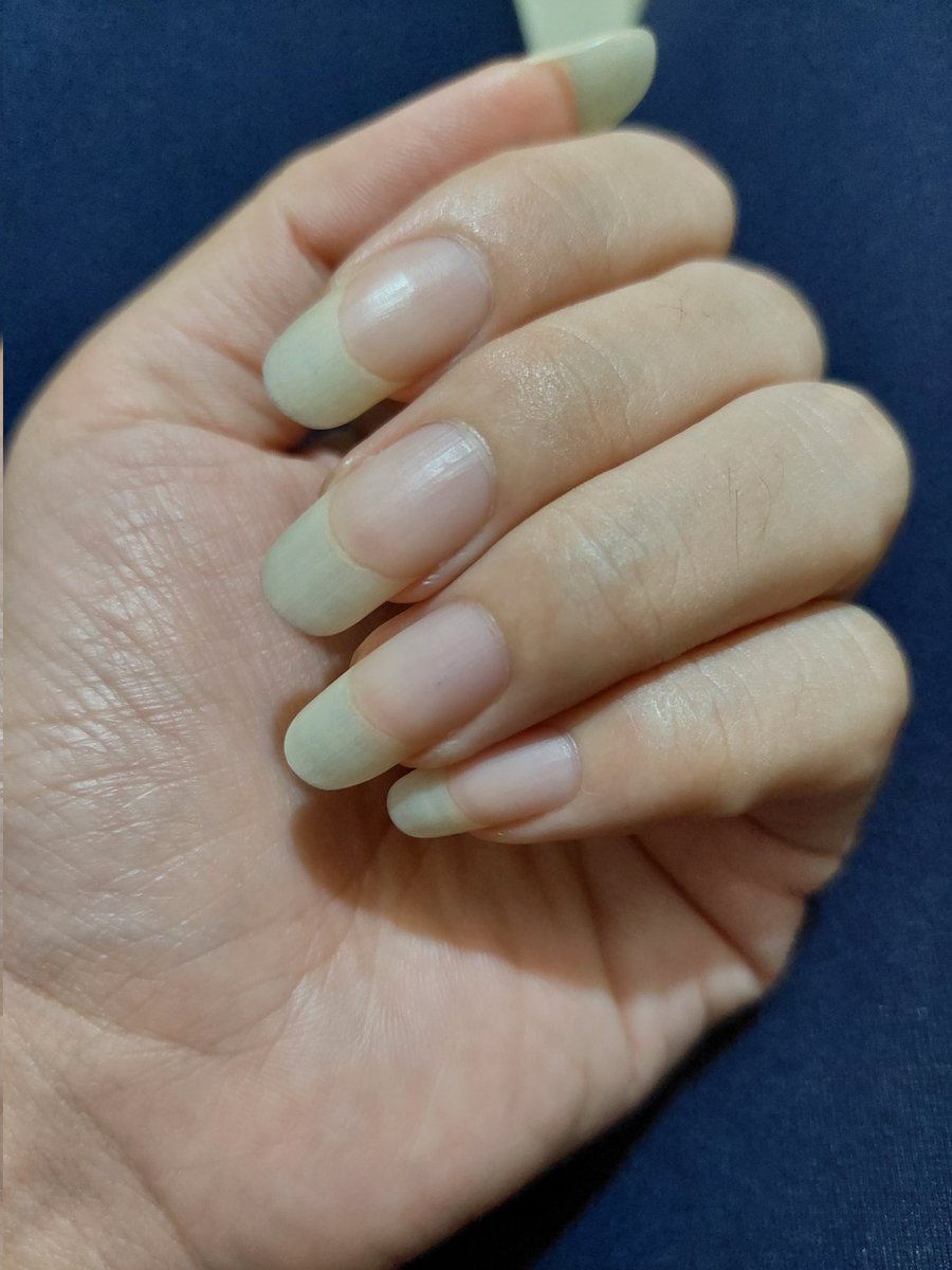 skiestarius_'s tweet photo. Sedang dititik pengen banget nail arttt 😭😭 https://t.co/SNa2pxWYNG