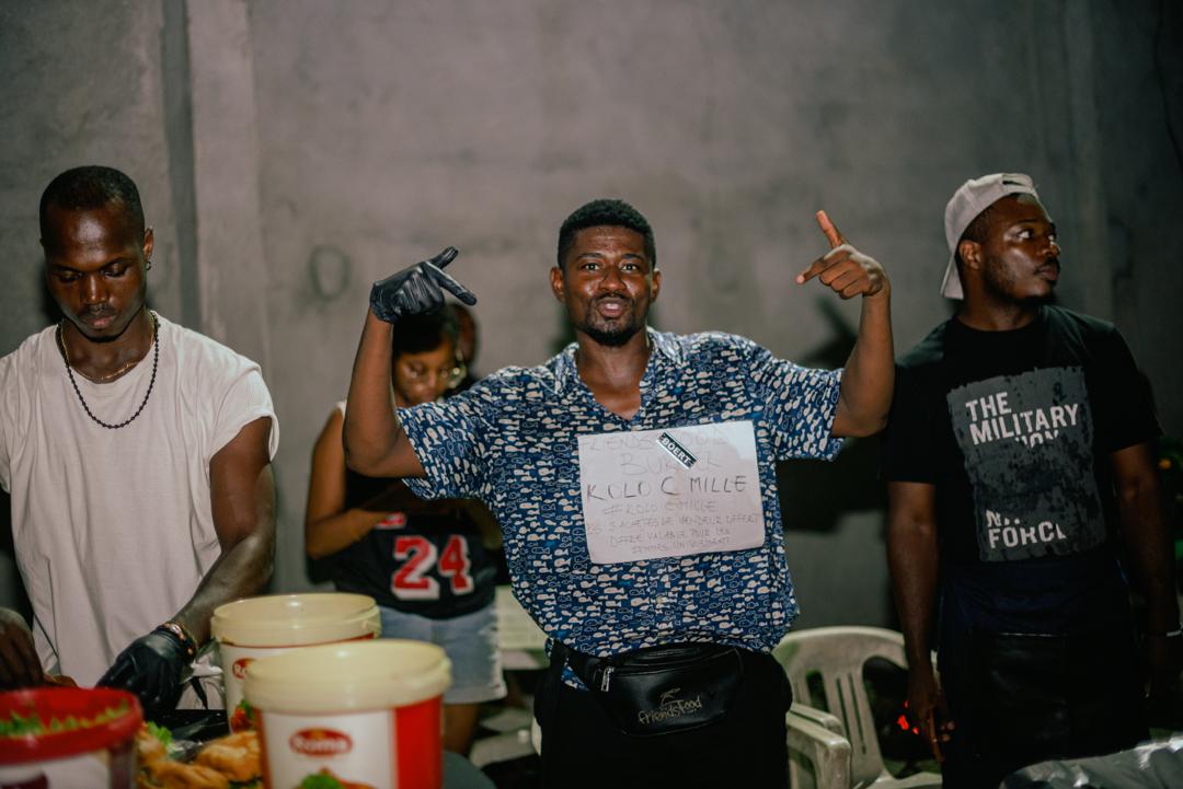 DrinkMeet's tweet photo. Hello les DAM'ers...🌚
Votre #DrinkAnkMeet de Douala c'était un peu ça...

#BlackAndSneakers
#DrinkAndMeet
#DAM7 https://t.co/sfbIP4EpMy