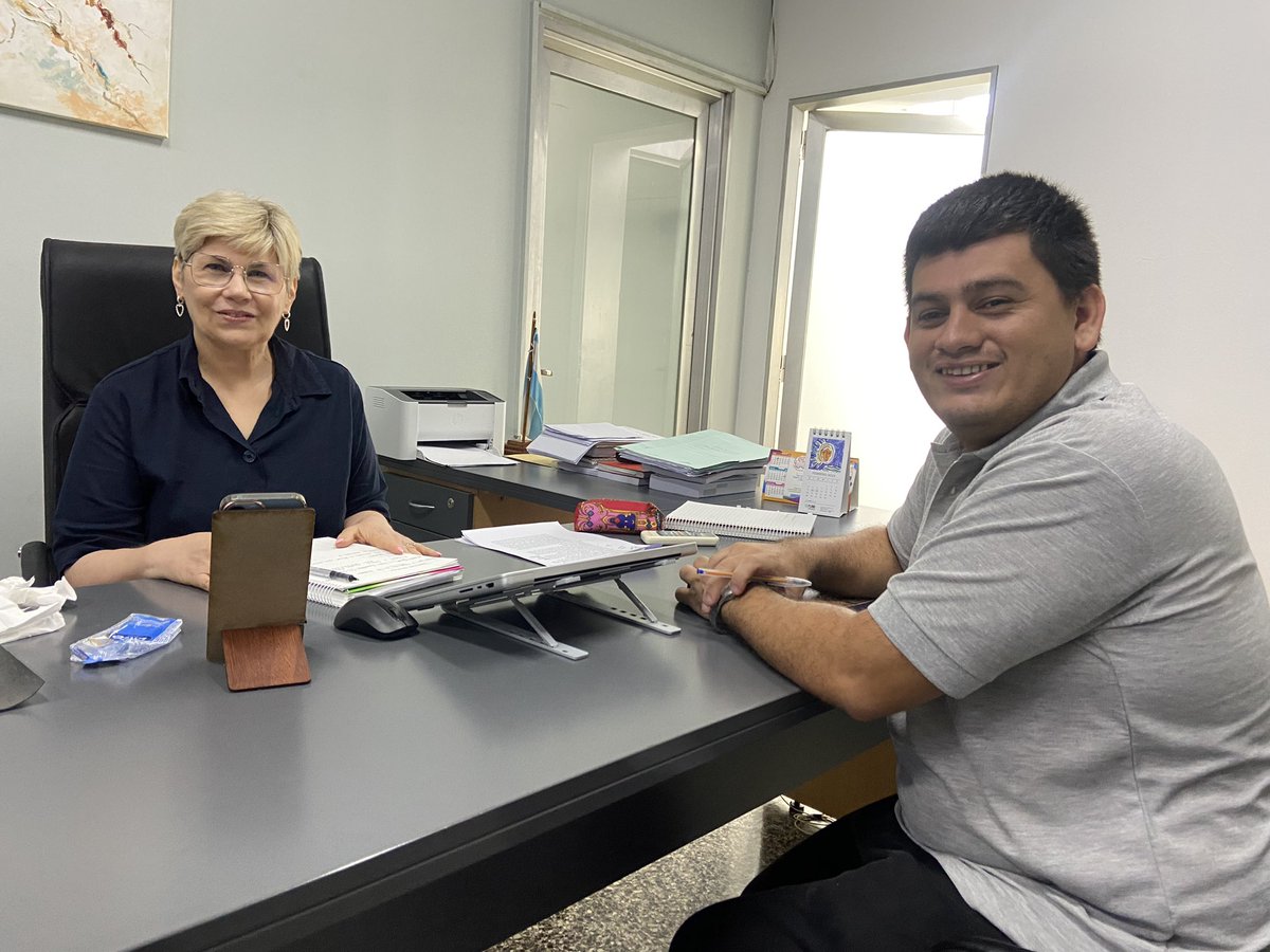 Patriciopavonok's tweet photo. Me reuní con la Ministra de Educación Sofia Naidenoff.
.
Charlamos sobre el trabajo en comedores, trabajamos boleto docente y también trabajamos en proyectos a futuro para el bienestar de la docencia chaqueña. https://t.co/3pcDQFfcDw