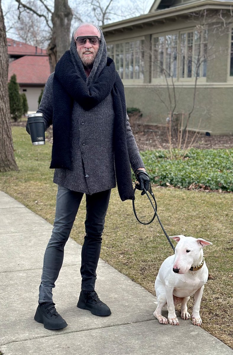 ml_hades's tweet photo. I was expecting colder. #Zara hooded sweater #RickOwens Larry Fall 2019 degrade jeans #LeonEmanuelBlanck Anfractuous Distortion nubuck sneakers #RickOwens Sisyphus Fall 2018 down filled scarf #BarneysNY gloves #CutlerandGross sunglasses https://t.co/pBlTg68cT2