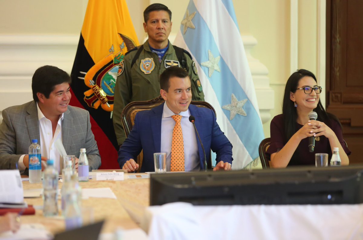 PlanificacionEc's tweet photo. 👏👏¡Por unanimidad se aprobó Plan de Desarrollo para #ElNuevoEcuador y la Estrategia Territorial Nacional 2024-2025!

El Consejo Nacional de Planificación, liderado por el presidente @DanielNoboaOk aprobó el instrumento, máximo de planificación para el país.🇪🇨 https://t.co/vOUyqgKysU