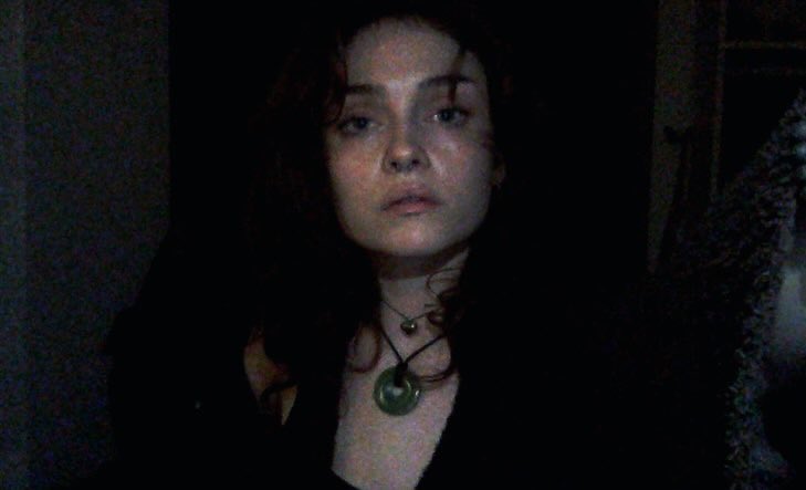 moonbabi3's tweet photo. that apple photo booth glow https://t.co/2AeEC4DeFX