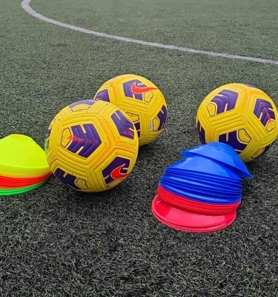 Elysium Eagles FC 🦅♀️
Our first women's mental health football team has agreed on a team name 🔥. We have been training now for 4 weeks and are now on the lookout for any donations of training kit and football boots to get us fully up and running! @UK_MHFF