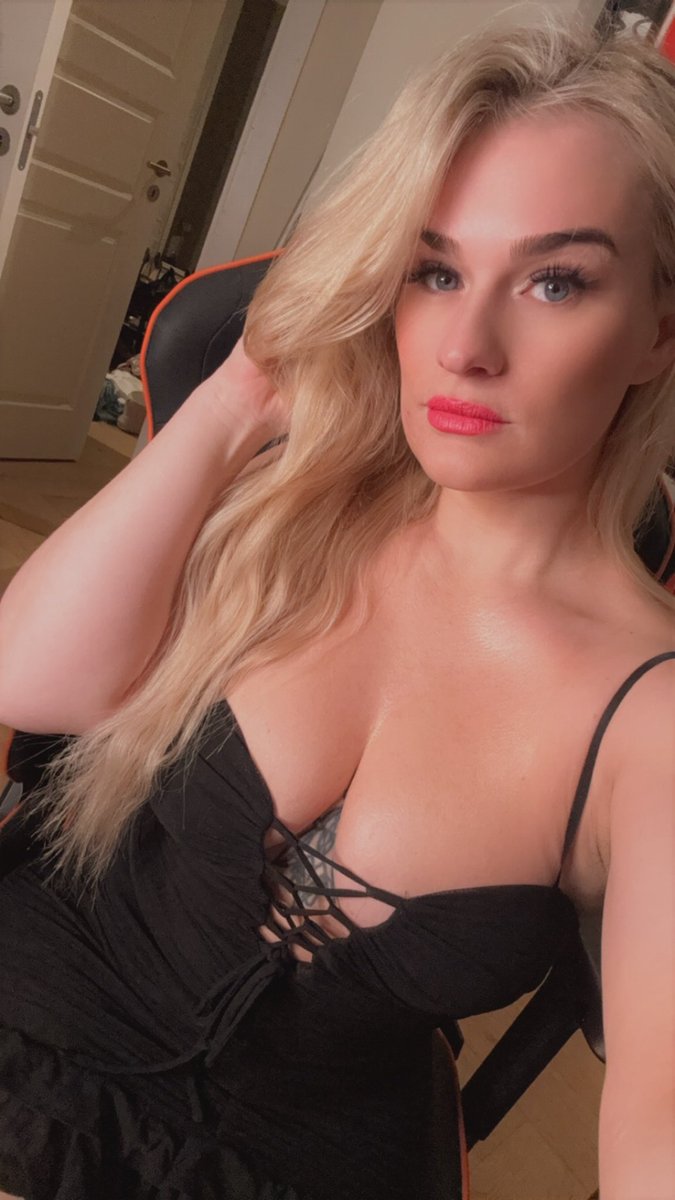 We Are live!! Girlsparty and Club stream 🥂🥂🥂🔥

twitch.tv/frognerfrue