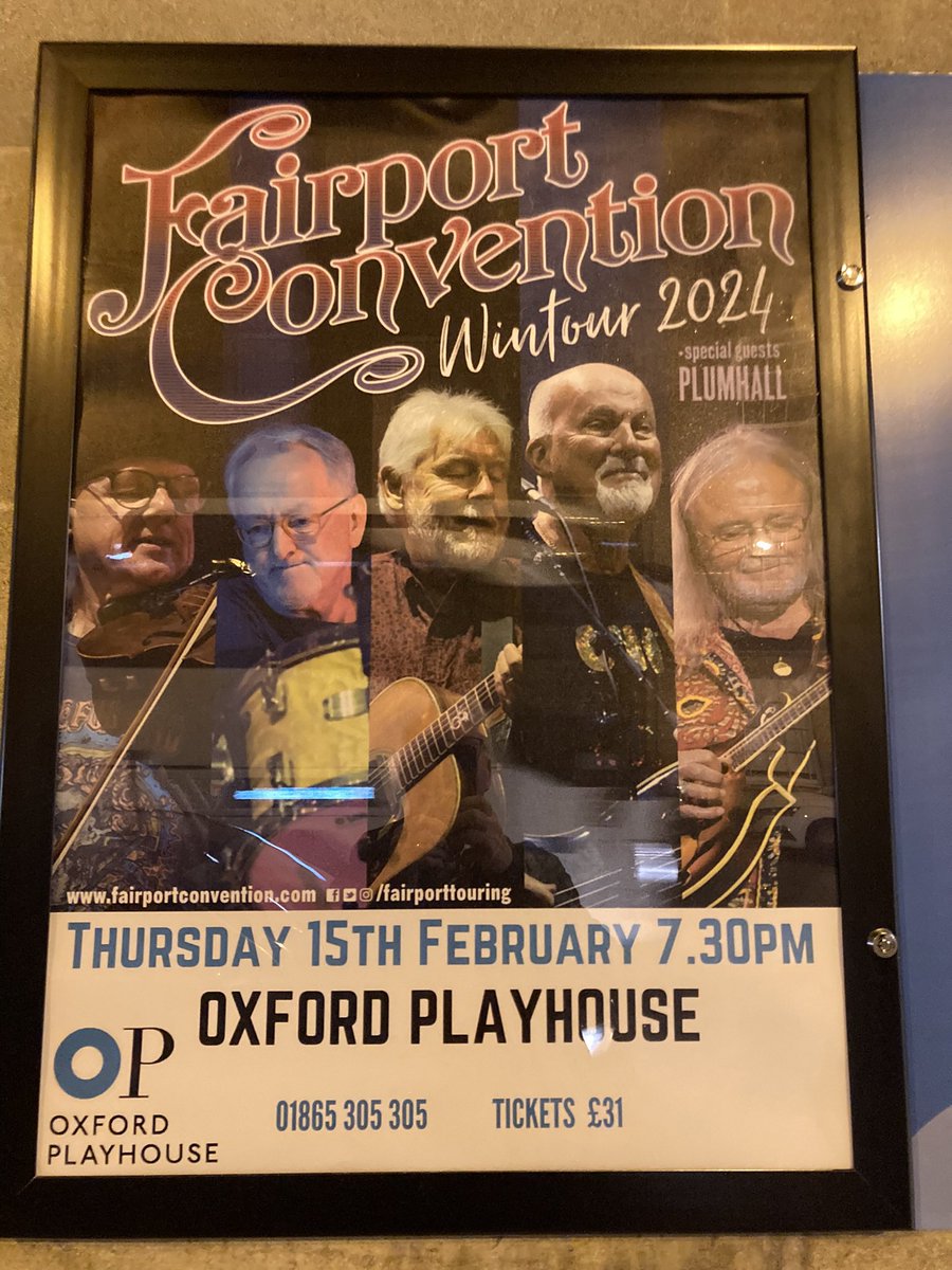 Saw Fairport Convention gig in Oxford last night. What a fantastic evening! Got a CD signed by the bass player, the great Dave Pegg #fanboy @faircropfest