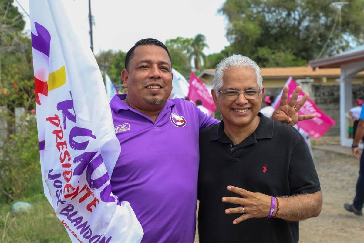panamenistas's tweet photo. Ayer estuvimos en Chame en una gran caminata con @romuloroux &amp; @blandonjose este distrito tiene un gran potencial, gente buena, noble y trabajadoea. Nuestra alianza tiene un plan para generar empleo a través del turismo. Vamos a cumplirles.

#LoBuenoViene #Vota4 #Romulo #Blandon https://t.co/XMViPgBUWU