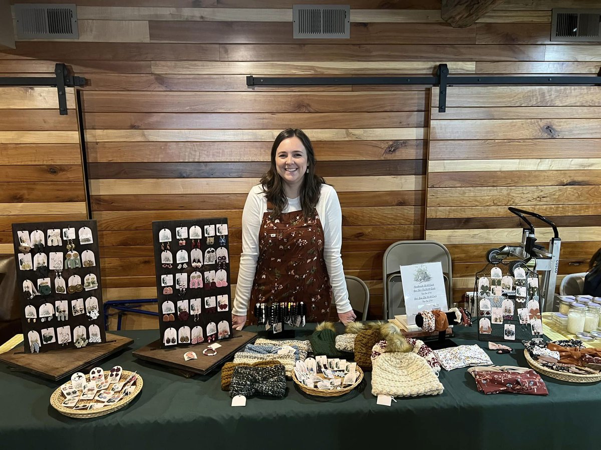 Justin_Trails's tweet photo. ✨ Vendor Spotlight: MCC-Melanie Cate Creates.
You have been wanting cute earrings.....Saturday is your chance! Stop by tomorrow February 17th from 10 - 3:00 at Justin Trails Resort for the next Justin Trails Makers Market with Food. https://t.co/BKvruYlM8z