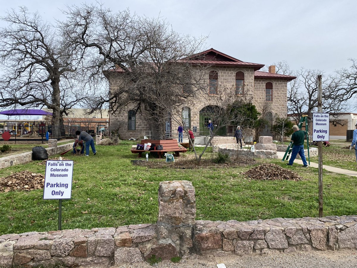 MarbleFallsISD's tweet photo. More service projects being completed by MFISD students around the district. #rickedwardsdayofservice

Falls on the Colorado Museum
Jimmy’s house
Living Love Animal Rescue Marble Falls https://t.co/IpYBwIi31S