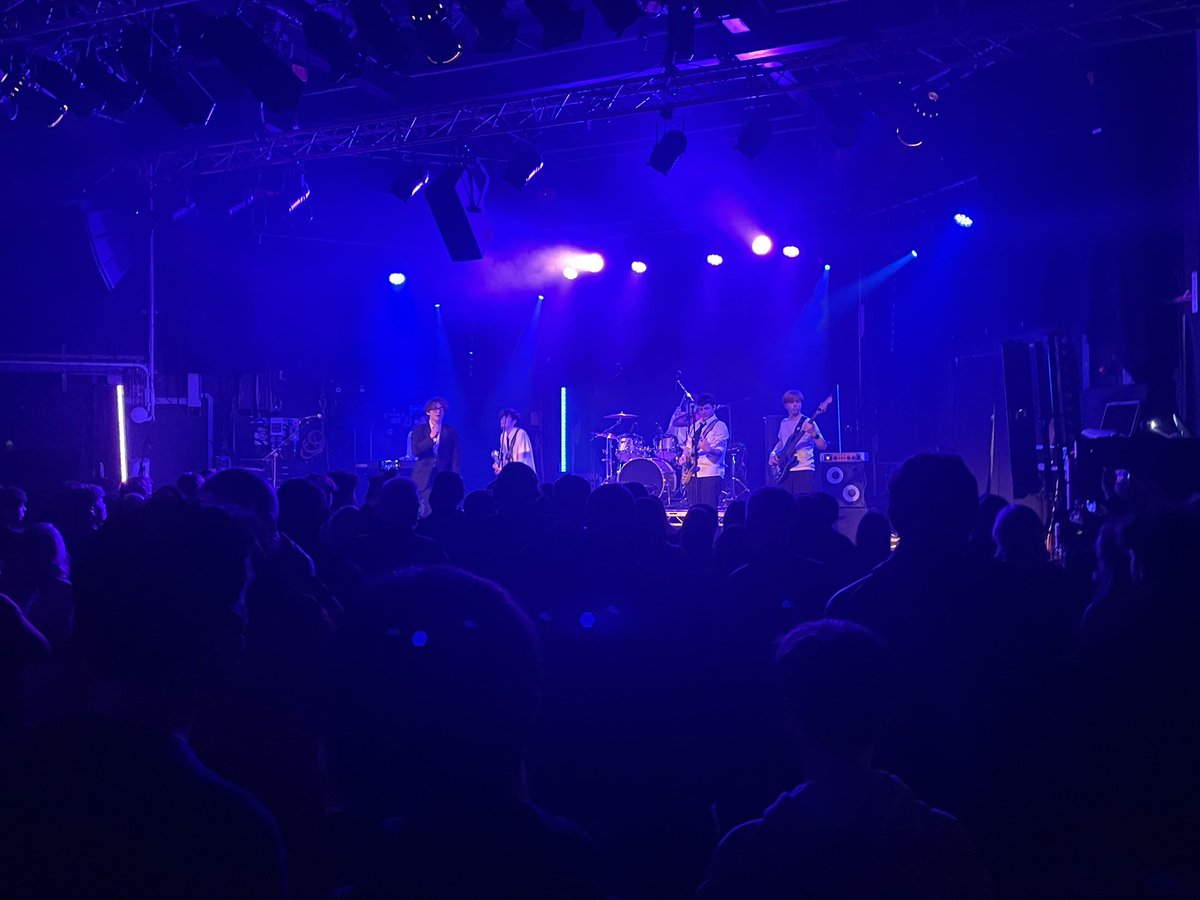 CambsCreate's tweet photo. And they’re off!! @CookiesNcream_b SMASHING IT at the @CambJunction. We are SO PROUD, boys! @Coleridge_Edu @United_Music1 #Fiver https://t.co/VXxzZg5Xa1