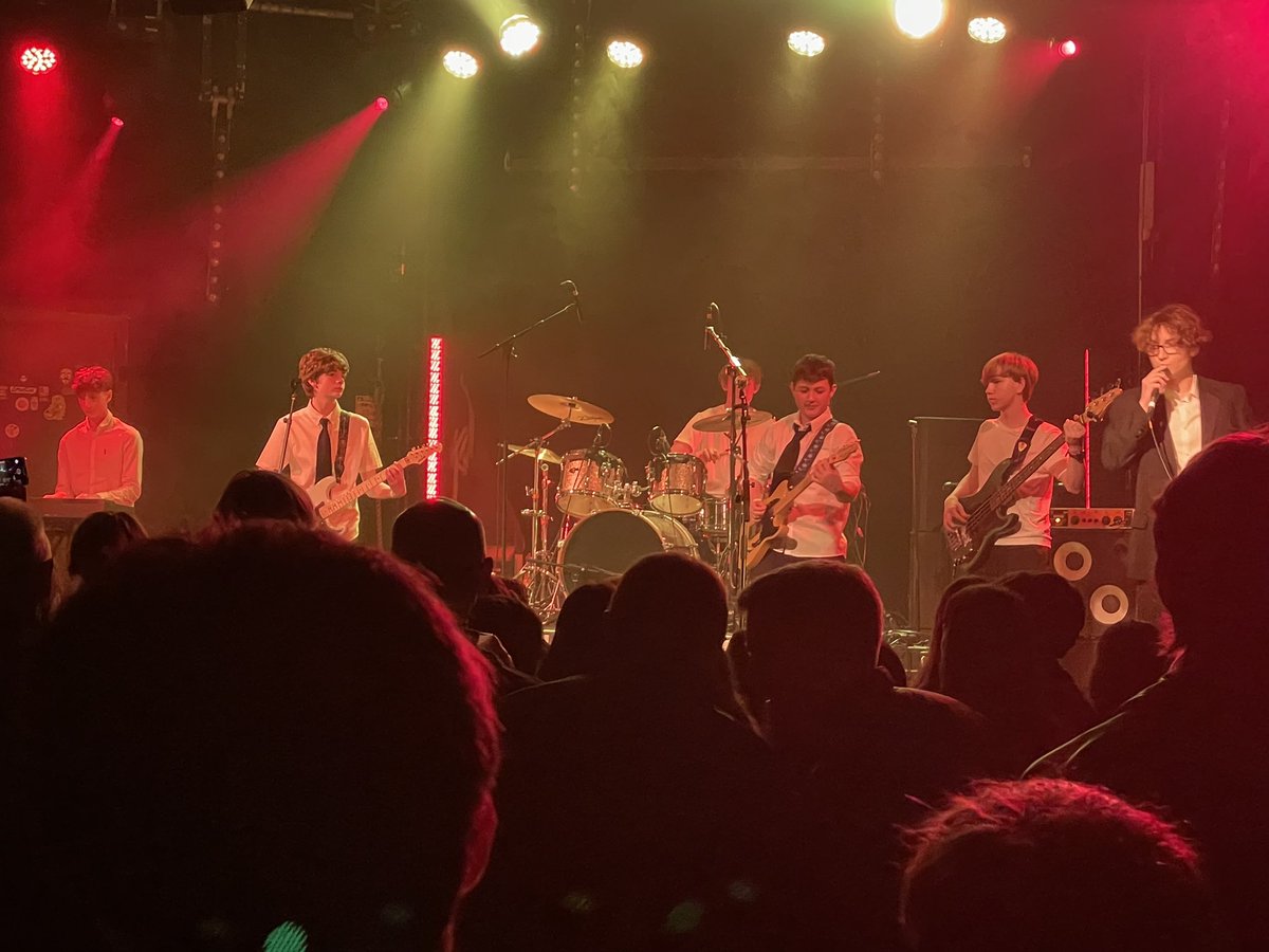 CambsCreate's tweet photo. And they’re off!! @CookiesNcream_b SMASHING IT at the @CambJunction. We are SO PROUD, boys! @Coleridge_Edu @United_Music1 #Fiver https://t.co/VXxzZg5Xa1
