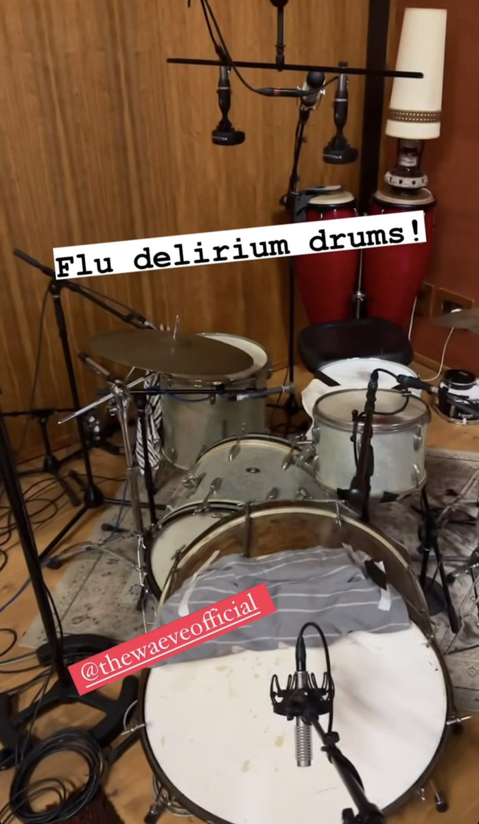 TheWaeveArg's tweet photo. Rose y Graham están grabando en el estudio!!!! https://t.co/62a83Klh1q