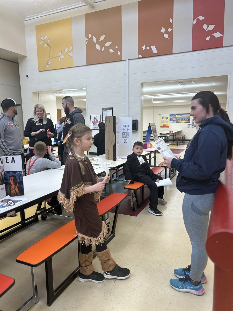 MorganRossRams's tweet photo. Wax Musuem has made a comeback at Morgan thanks to Mrs. McGinnis and her 3rd grade historians. https://t.co/NOaeZ3R0ZT