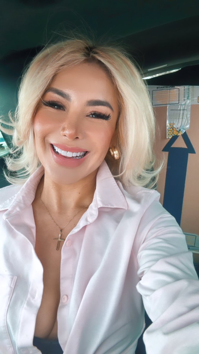 JaxXsanchez's tweet photo. "Si aún estás buscando a esa persona que pueda cambiar tu vida, échale un vistazo al espejo"😉
bonito día amigos 😊😘 #HazQueSuceda 🍀
#workingMood
Qué tal la hago de chofer ? 😎
a todo le hacemos 😅⚡️⚡️ https://t.co/AxE7UwQYXl
