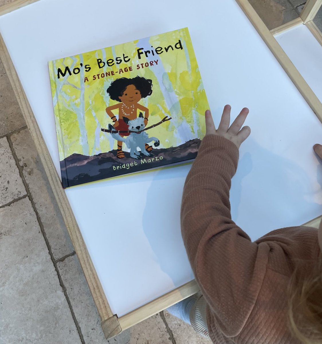 LaynMarlow's tweet photo. 😍MO’S BEST FRIEND is a picture book which I know is going to last! @BridgetMarzo⁩’s beautifully portrayed Stone Age family is captivating even for our 2yo. Relating to these characters is what will help her grasp their historical context as she grows. 🔥🐾 https://t.co/OOjJOHXuvc