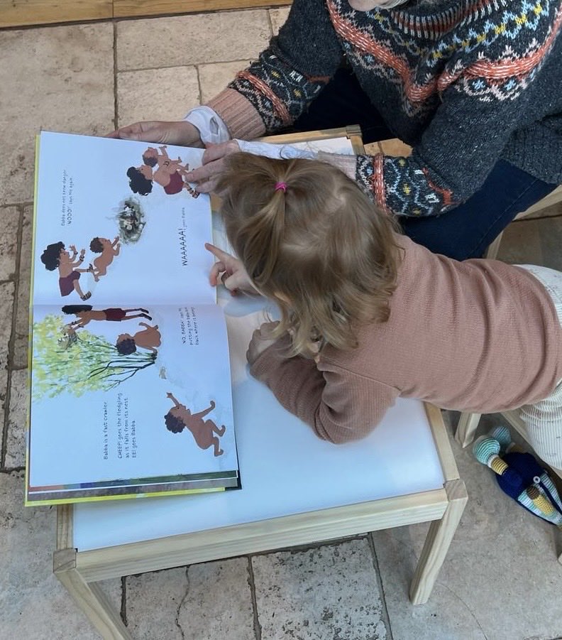LaynMarlow's tweet photo. 😍MO’S BEST FRIEND is a picture book which I know is going to last! @BridgetMarzo⁩’s beautifully portrayed Stone Age family is captivating even for our 2yo. Relating to these characters is what will help her grasp their historical context as she grows. 🔥🐾 https://t.co/OOjJOHXuvc