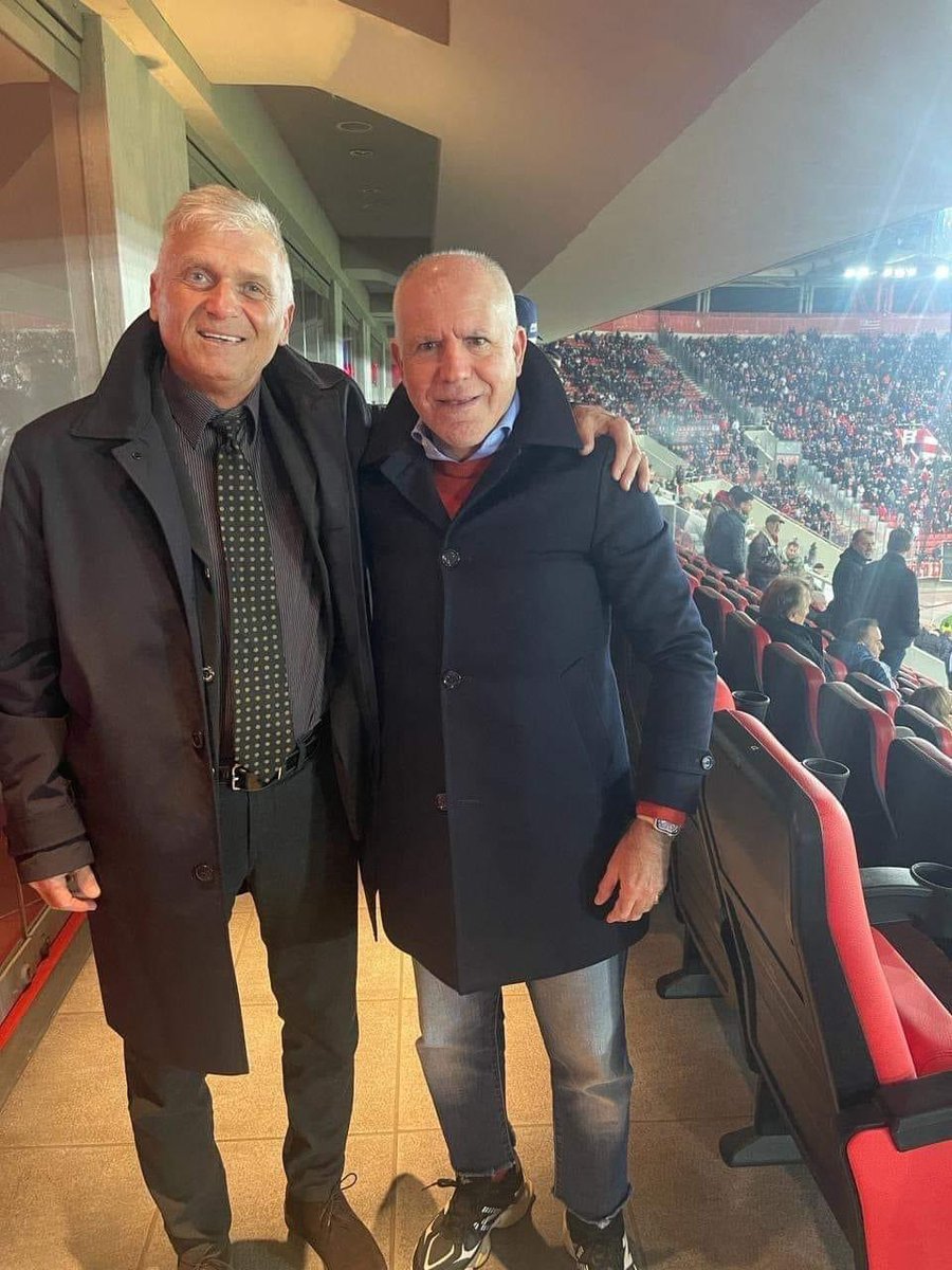 billydiak's tweet photo. 🔴⚪️
Lagios Detari &amp; Nikos Anastopoulos at  at the match against Ferentsvaros @olympiacosfc #detari #anastopoulos #OlympiacosFC https://t.co/k5M1ybhd71