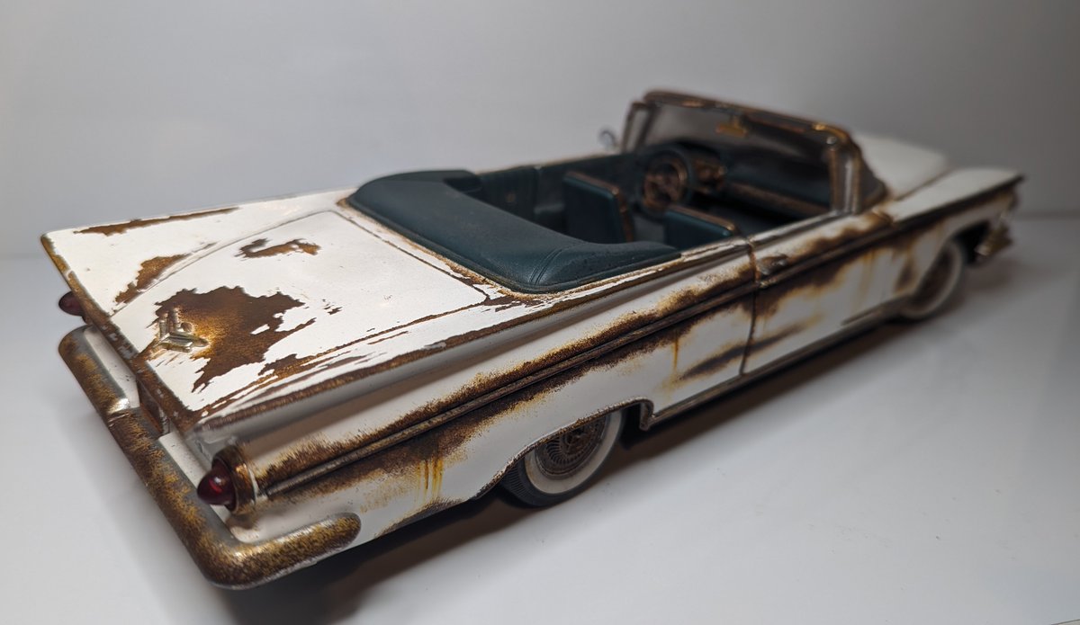 RustNDustUK's tweet photo. 1959 Buick Electra Barn Find now for sale on eBay: https://t.co/JgRKnB3haC
#Buick #BuickElectra #BarnFind #RoadSignature #Diecast #Diorama #RustNDustUK https://t.co/RNste00jDG