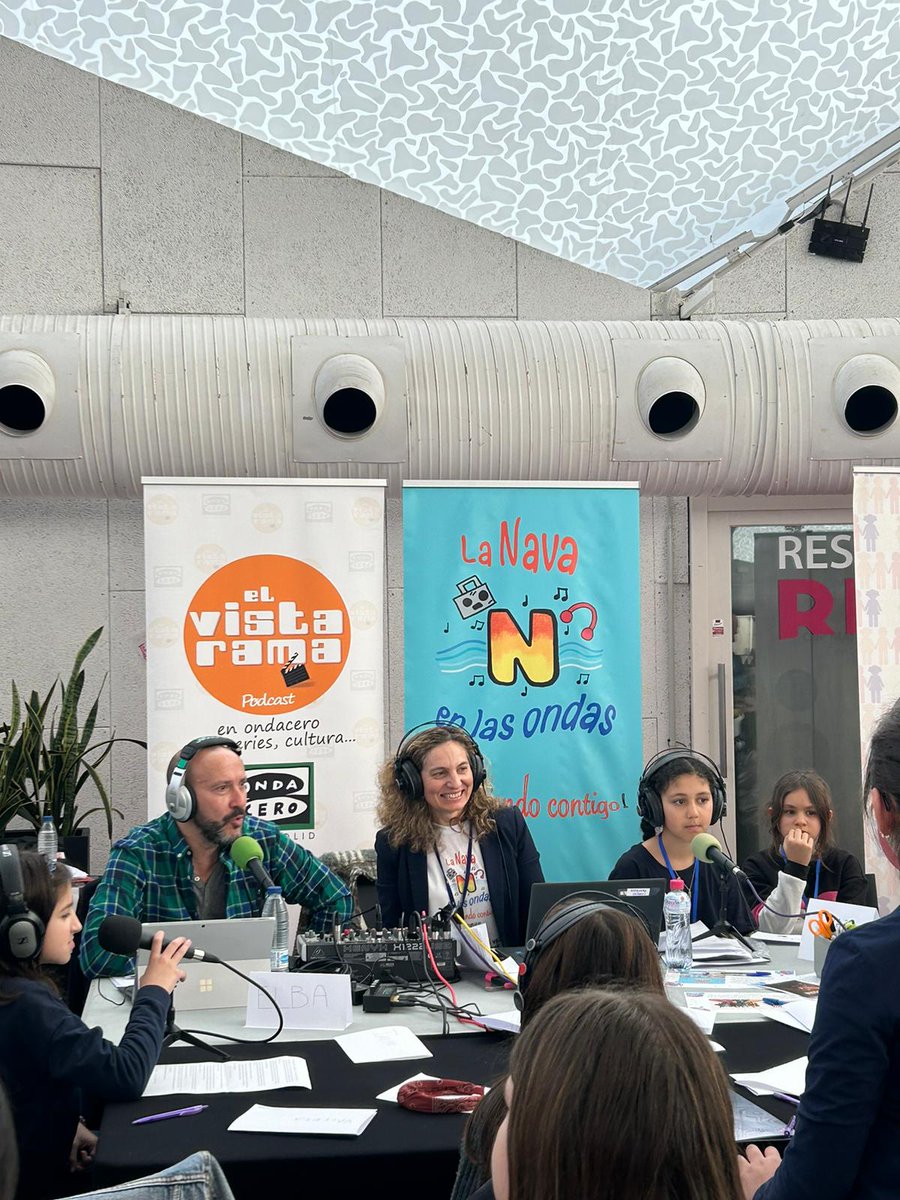 Que mañana más divertida hemos pasado contagiando pasión por el #cine y por la #radio
Encuentro provincial y I Encuentro Autonómico de #radioescolar, seguimos presentando talleres de ra @RadioescolarVLL
@educacyl
#CúpuladelMilenio #Valladolid