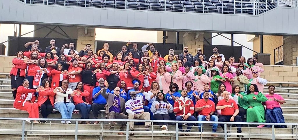 CynthiaW14's tweet photo. Spring ISD Divine 9 photo shoot celebrating our services during Black History month https://t.co/FjdKdNjeEw