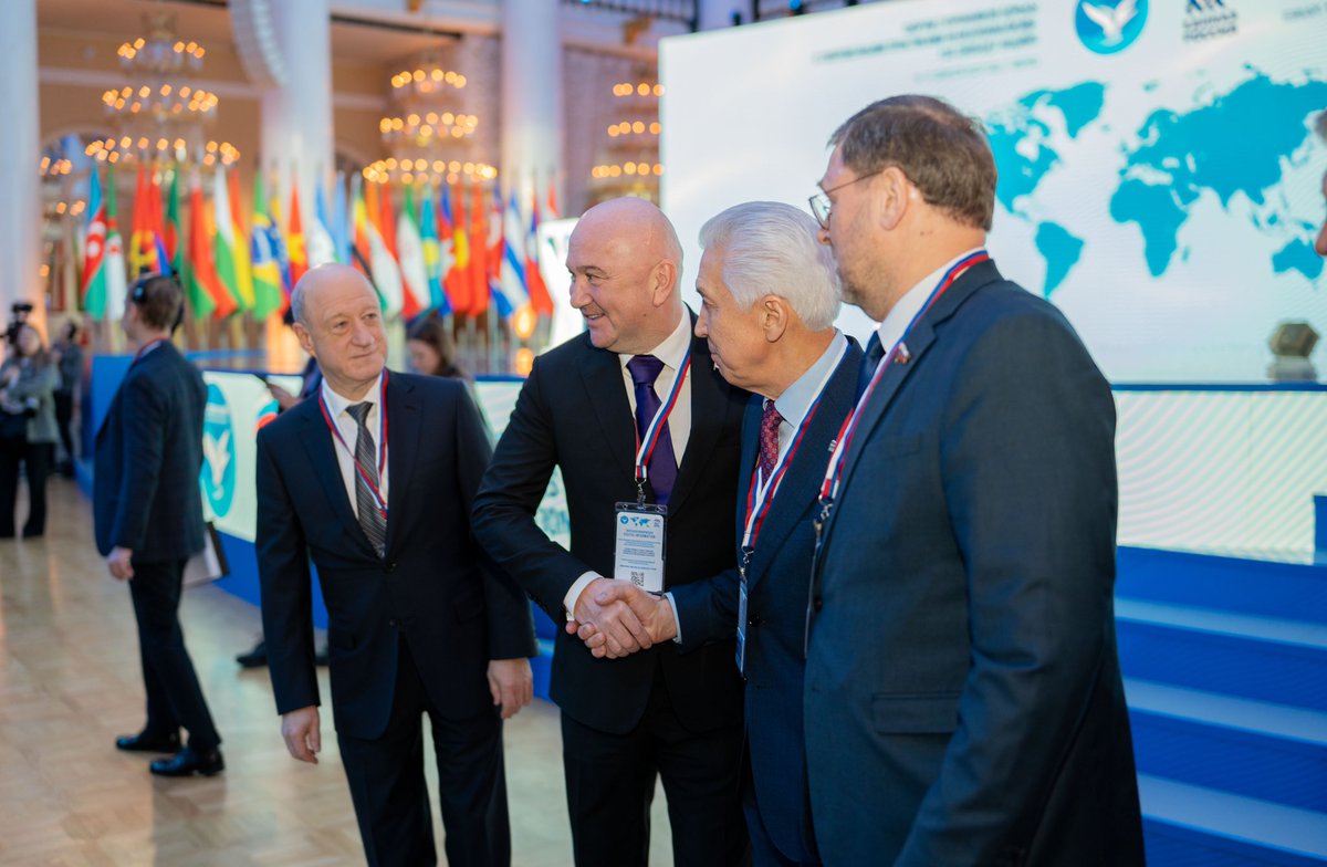 Други дан форума ,,За слободу нација" је био изузетан! Част ми је што сам говорио уз колеге и пријатеље као што су <a href="/MedvedevRussiaE/">Dmitry Medvedev</a>, Сергеј Лавров и Лиу Ђанчао. Разговори о слободи нације и суверенитета били су прилика да видимо да су то вредности којима тежи већина света.