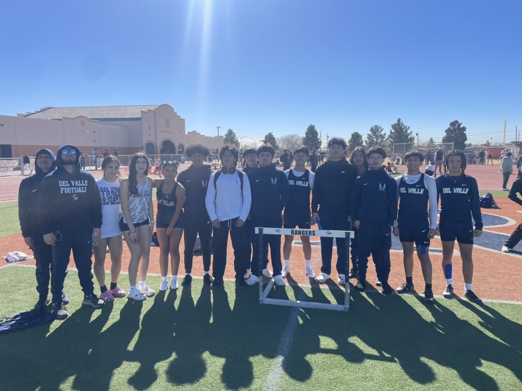 ContrerasDVOFOD's tweet photo. DV track doing some work!!#OFOD @dvtrack @DVHSYISD https://t.co/o6SsadC0ug