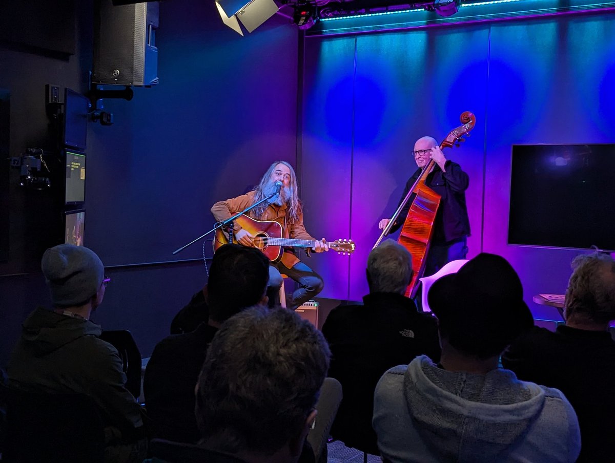 geoffedwards's tweet photo. A big thanks to @CurrencyTim and Studio C for hosting Creative Third Thursdays. Yesterday was our first get together of creatives for 2024. See you again in March. With @tractorgrease #CreativeChilliwack https://t.co/sQAdQBgDw7