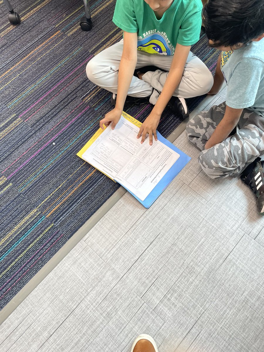 SmithJaala1's tweet image. We were even able to share our Freaky Frog Essays with 2nd grade! #EL 
#Module2