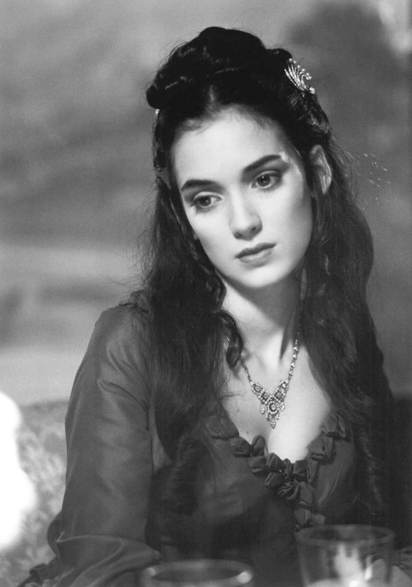 TheCinesthetic's tweet photo. winona ryder in bram stoker's dracula (1992) https://t.co/jY5rgdhZtL