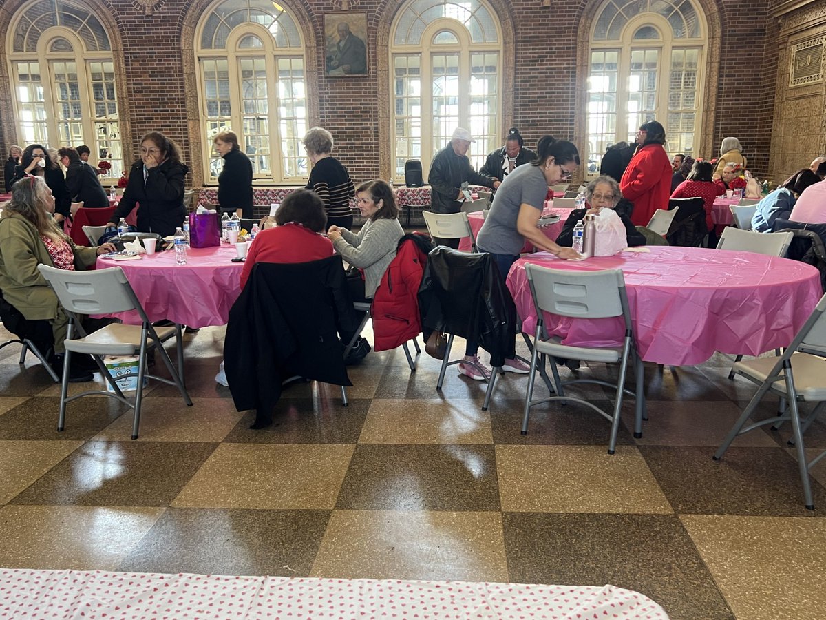 ChicagoCAPS14's tweet photo. The 14th District Older Adult Subcommittee gathered to celebrate Valentine's Day with  food, raffle prizes, and dancing! https://t.co/UphNdORMjO
