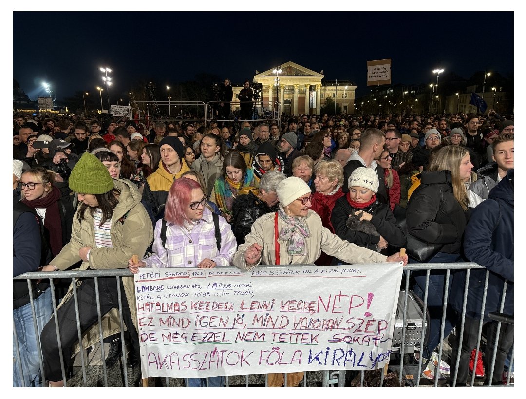KissRkagnes2's tweet photo. Színvonal. #libsik
A kutyám szebben ír bakker. 😂😂😂😂 https://t.co/Ud0n0w074W