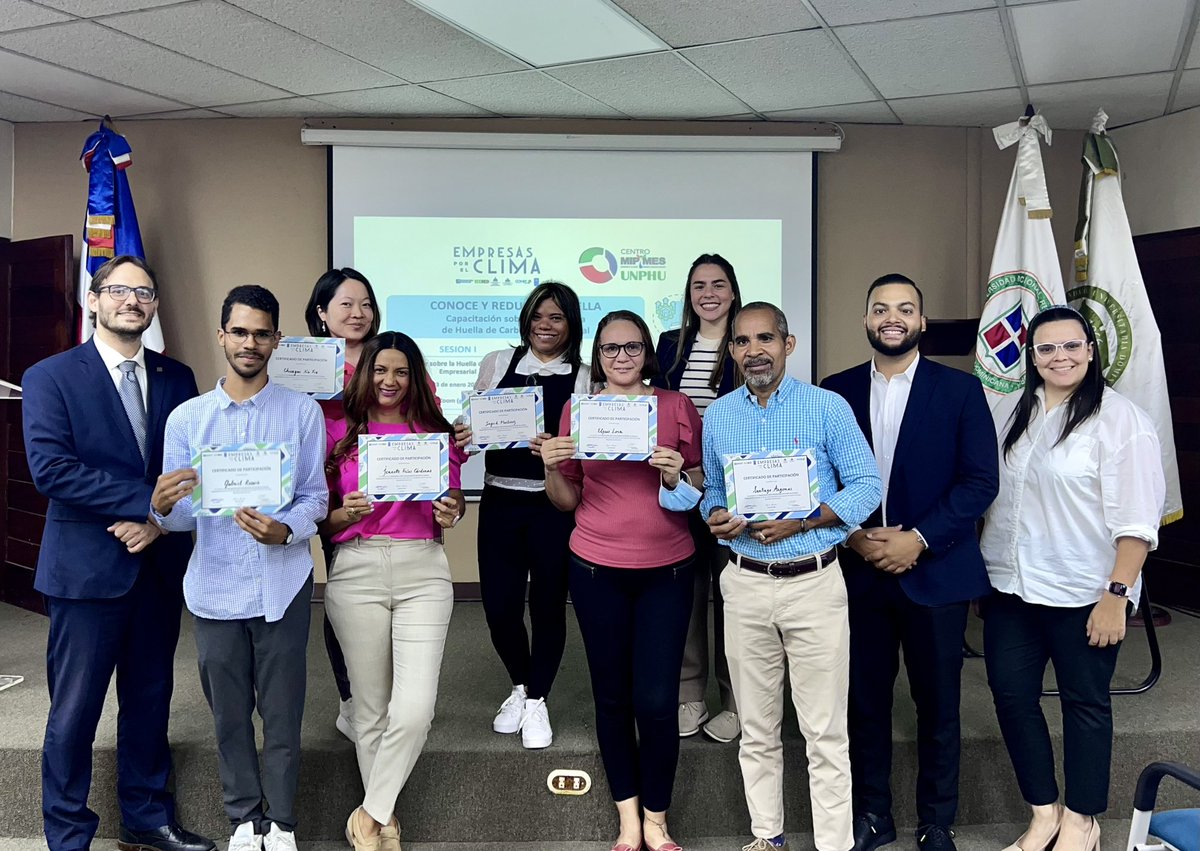 FundPopular's tweet photo. Empresas por el Clima capacita a emprendedores en cálculo de huella de carbono.

Más de 40 emprendedores de los Centros MiPymes UNPHU y PUCMM en Santo Domingo aprendieron a usar la herramienta #RDuceTuHuella para registrar sus emisiones y acciones de mitigación. https://t.co/LE8mxZRAMR