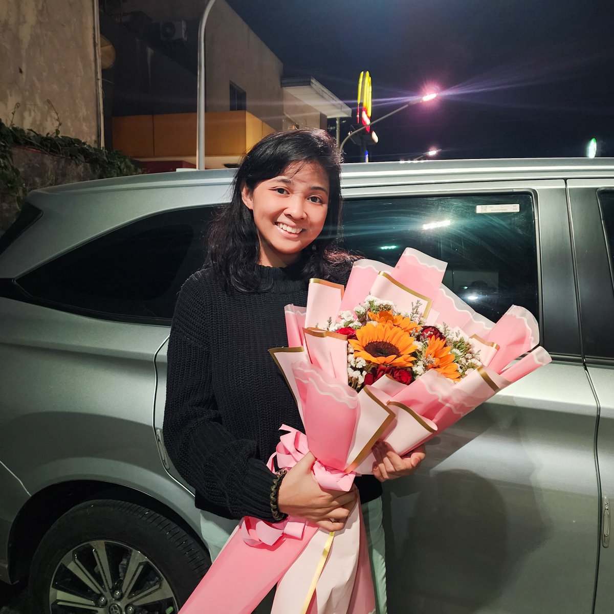 chimkenlitol's tweet photo. Late VDay w/ my Luv. https://t.co/S0xvuA6FrJ
