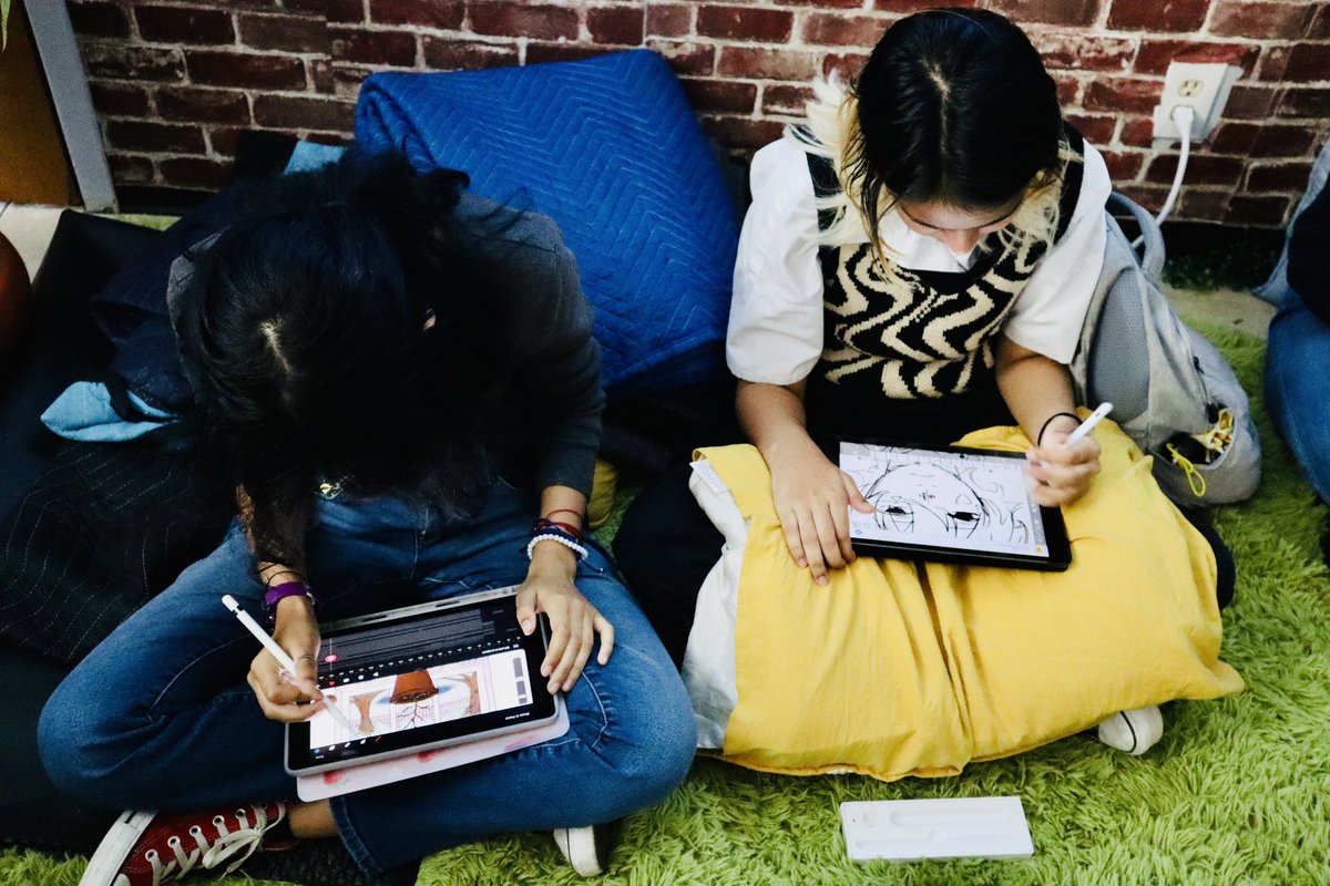 gstarschoolarts's tweet photo. Bring your imagination to life in Mr. Dreyfuss’s cozy, creative animation corner! 🎨⭐️
#GStar #GStarHigh #Animation #DigitalArt #Students #ArtSchool #HighSchool https://t.co/wEtfactqf4