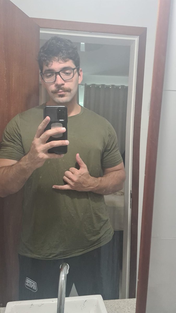 pedronarkesh's tweet image. Preparad pro #prolegends de hoje 
Estou pagando promessa então estamos trajado de @bio1uc , se vc classificar a outra metade da aposta está feita

Boa sorte a todos, espero ver MT REROLL MT DISPUTA DE EZ! 

Que se classifique pra semifinal os melhores

twitch .tv/riotgamesbrasil